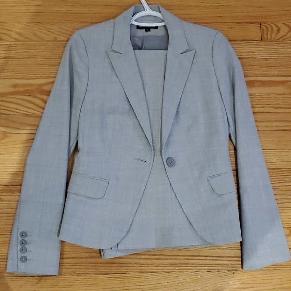 Blazer & pant suit set in light grey plaid- size 4
